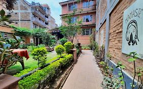 Pradhan House - Home Stay With Garden